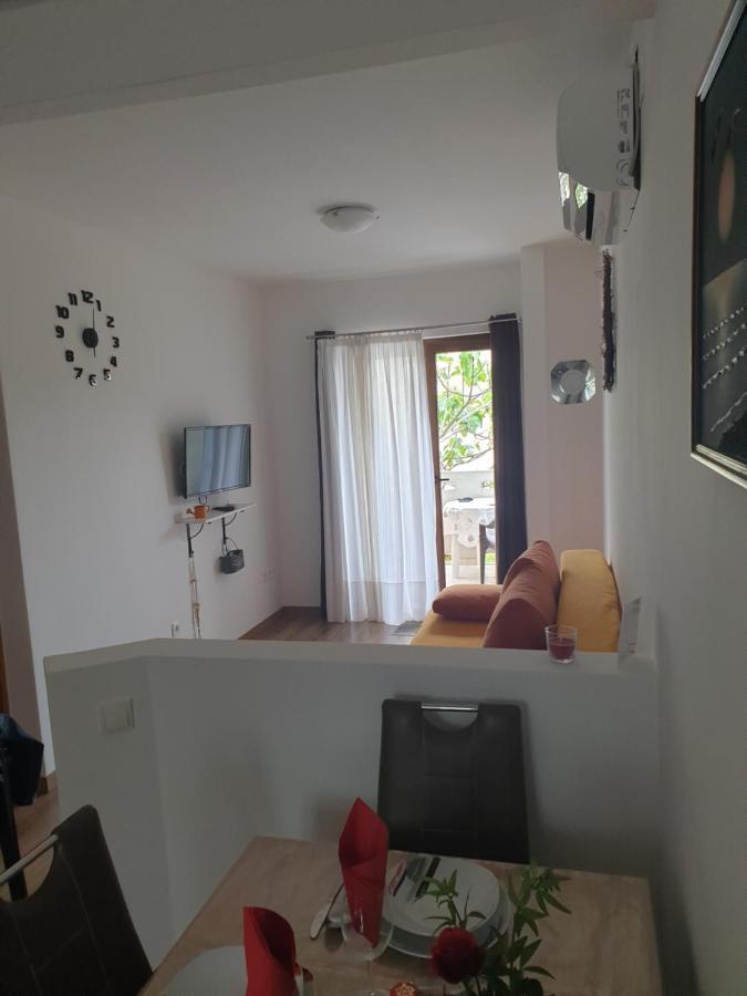 Apartment Luna Malinska Bagian luar foto
