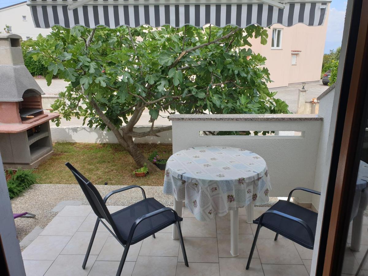 Apartment Luna Malinska Bagian luar foto