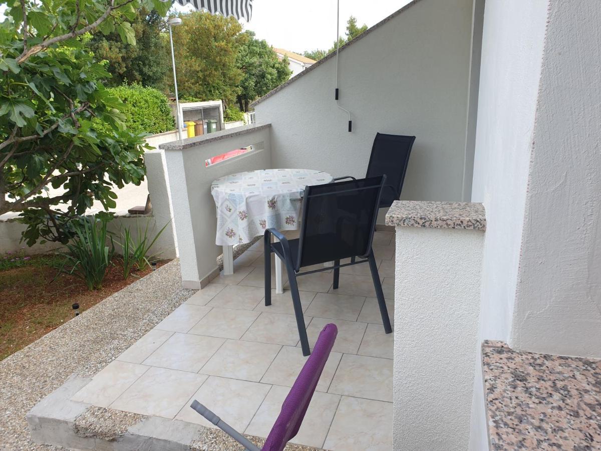 Apartment Luna Malinska Bagian luar foto